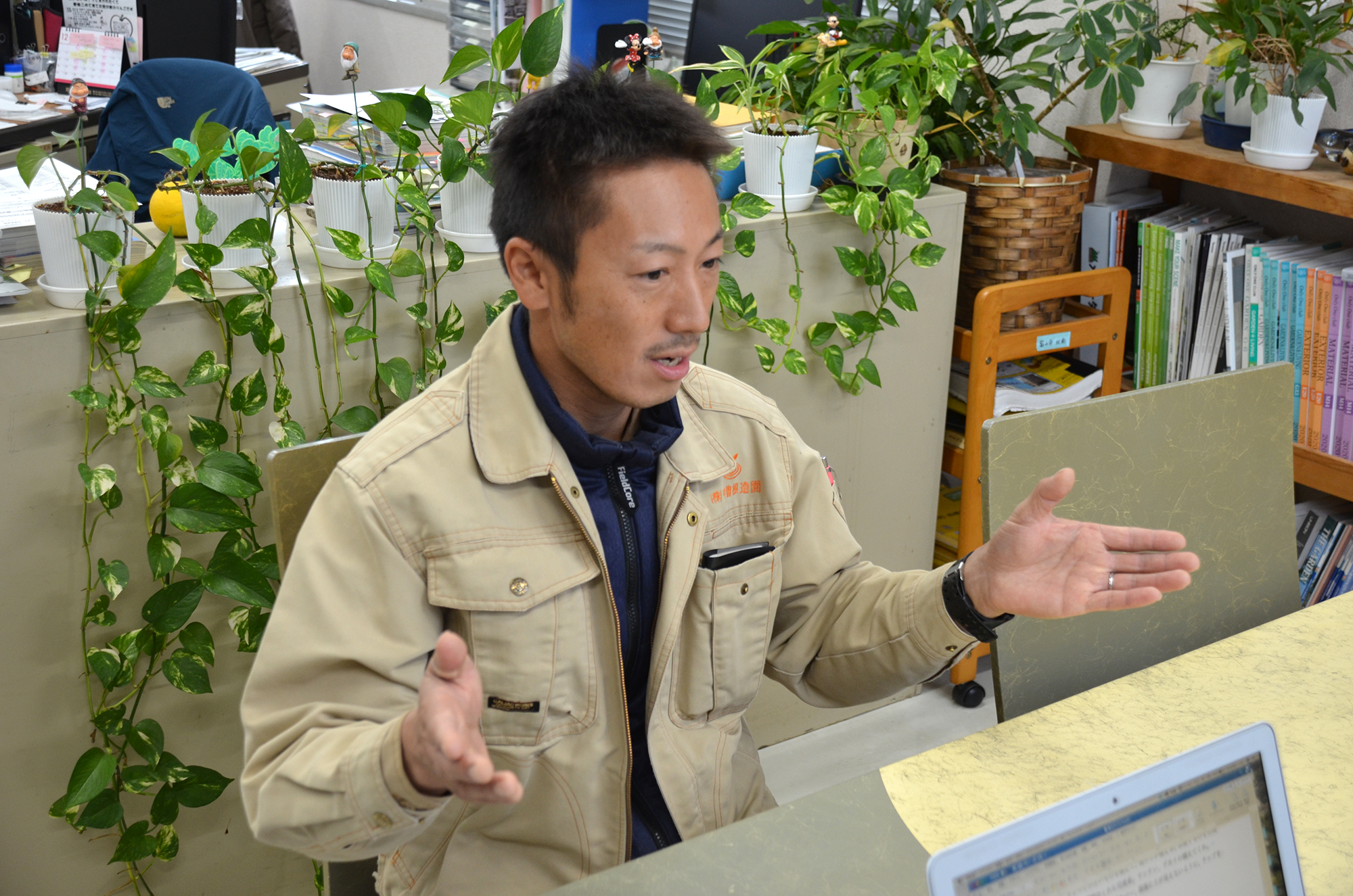 公園は造園屋さんが綺麗にしてくれているんですね