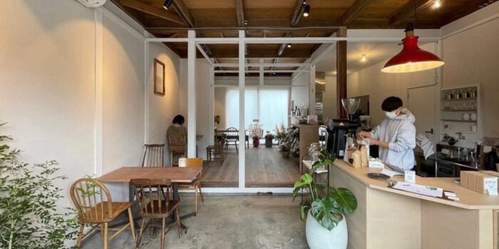 New Open!! 魚津駅前のカフェ「Heaps」＜設計：dot studio＞